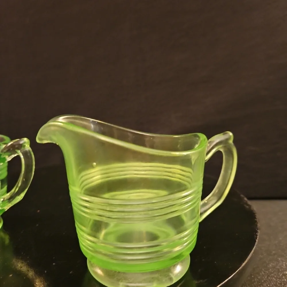 Vintage Uranium Green Glass Creamer‎ and Sugar Set